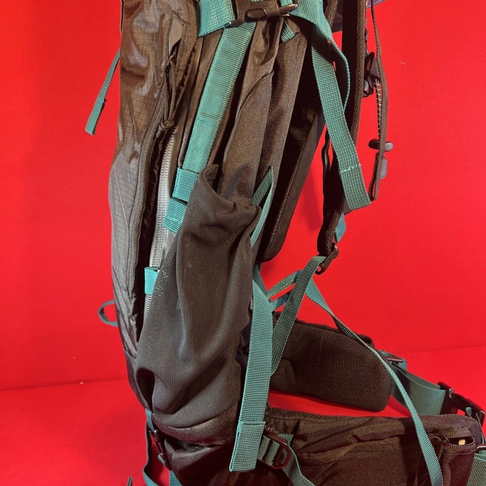 High Sierra Pathway 2.0 Backpack with Hydration S… - image 4